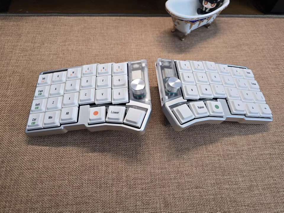Cornix - Split Low-Profile Split Ergonomic Keyboard (5th Batch - May) - Image 3