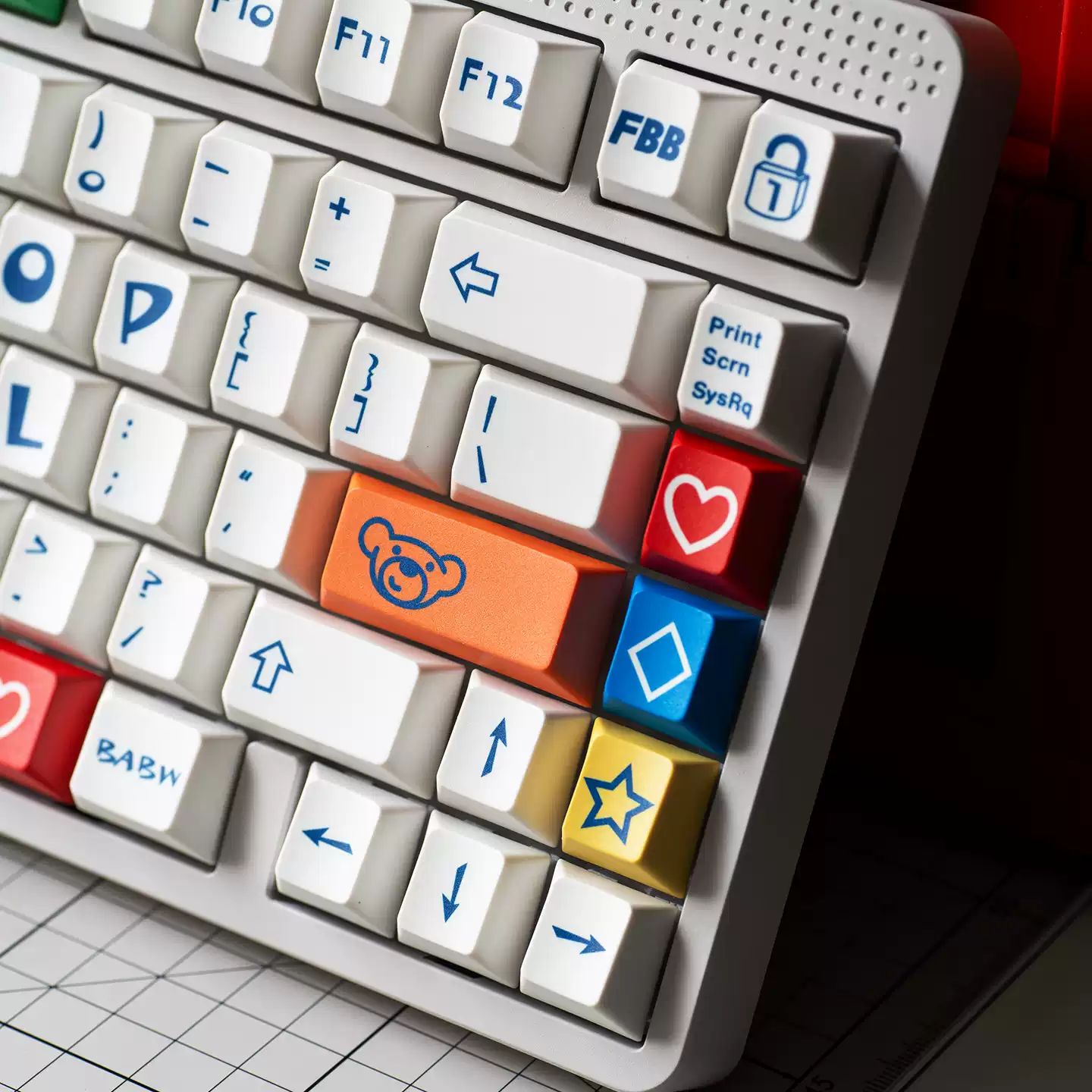 FBB - Bear Retro PBT ANSI/ISO Keycap Set - Image 3