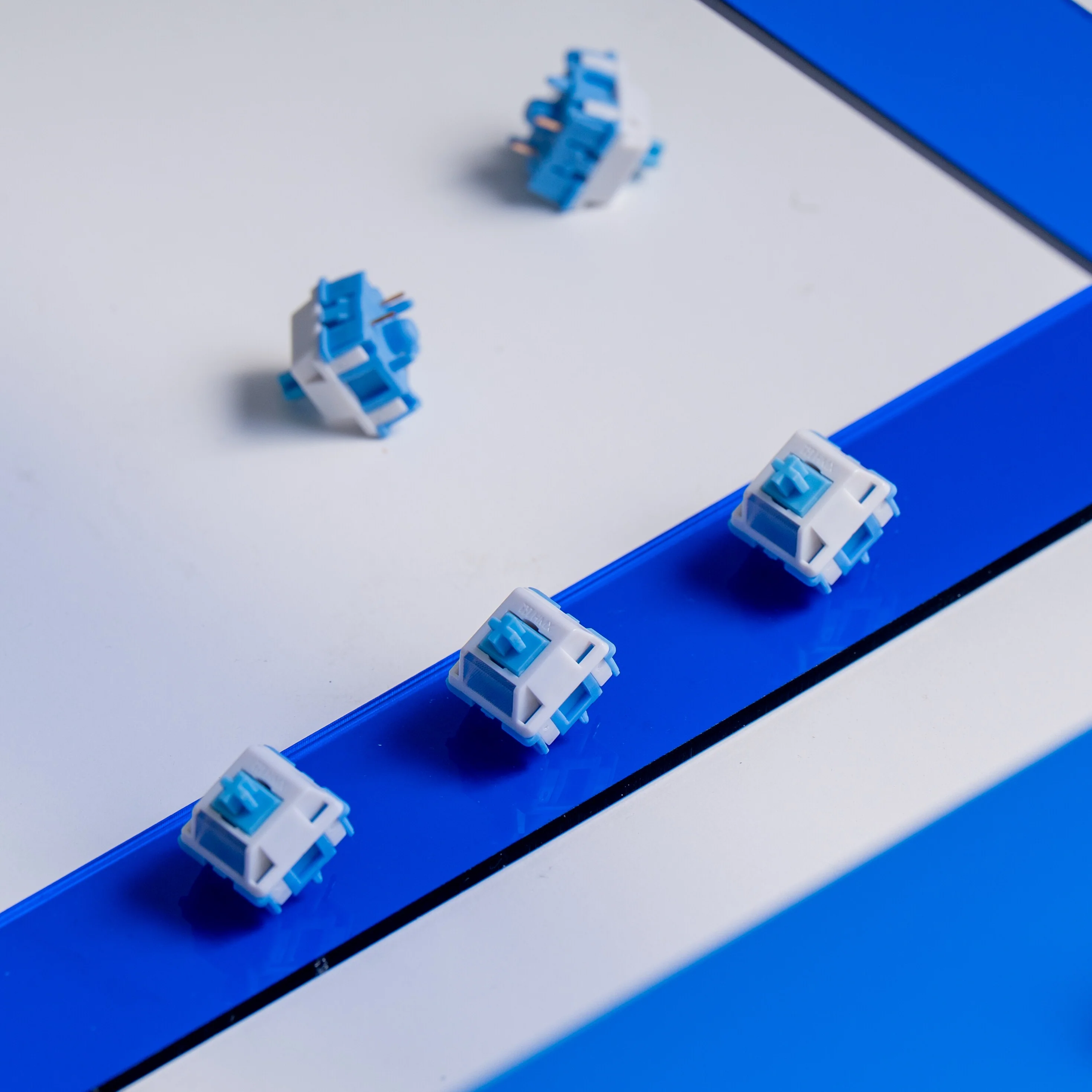 HMX XLLAB - Cloud V2 Linear Switches - Image 2