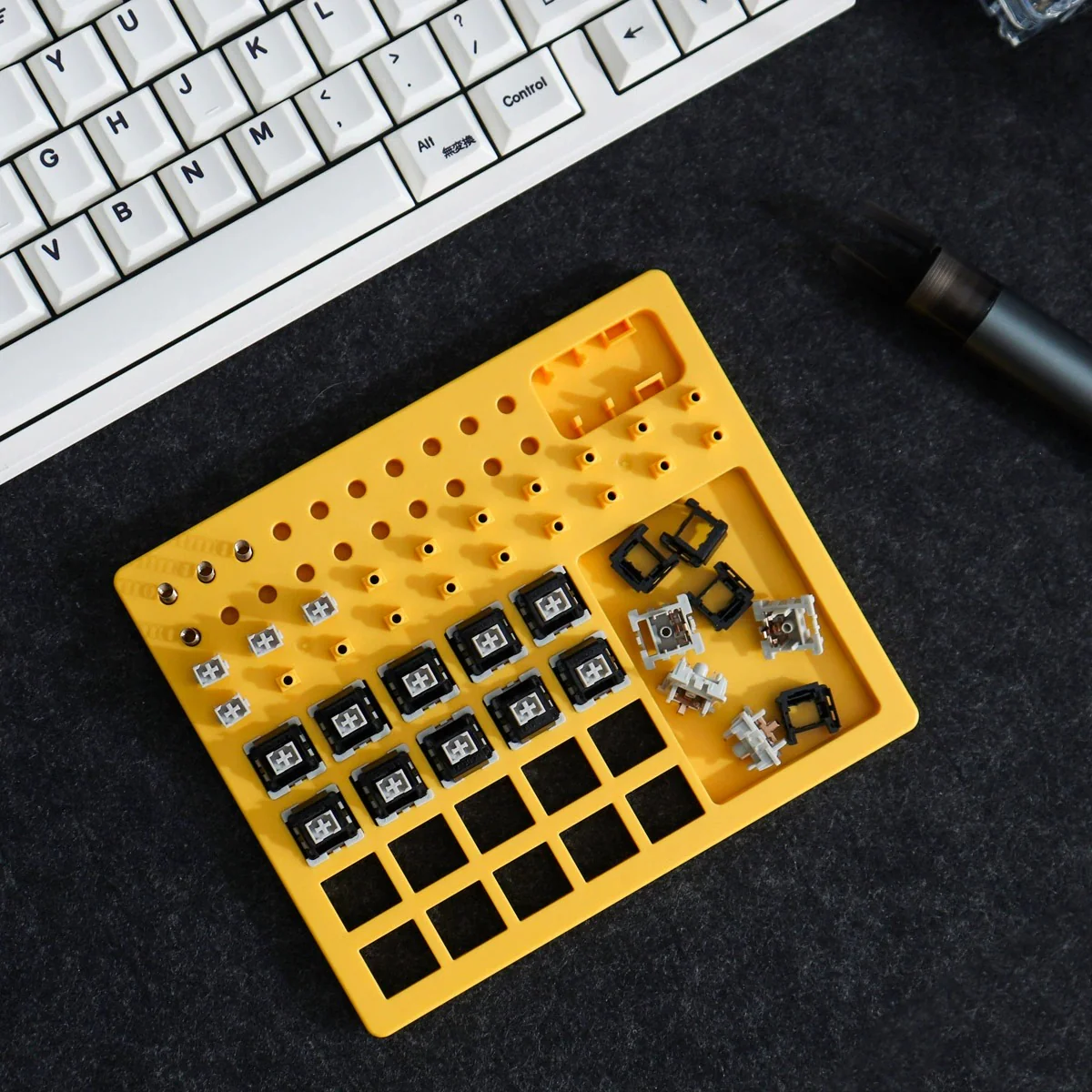 Mechanical Keyboard Switch Assembly Aid – Yellow/Gray/Blue Shaft Plate - Image 6