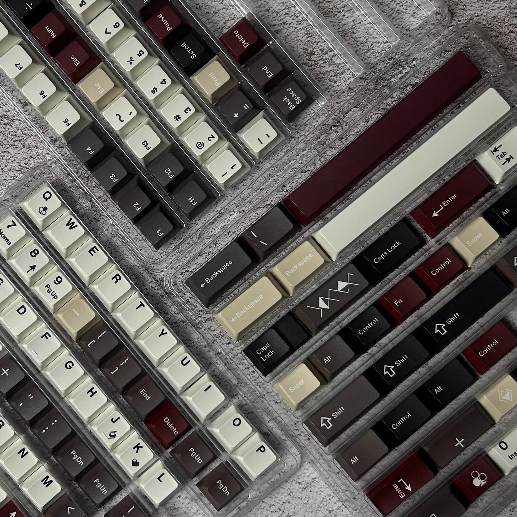 MWK - Poker R2 Keycap Set - Image 3
