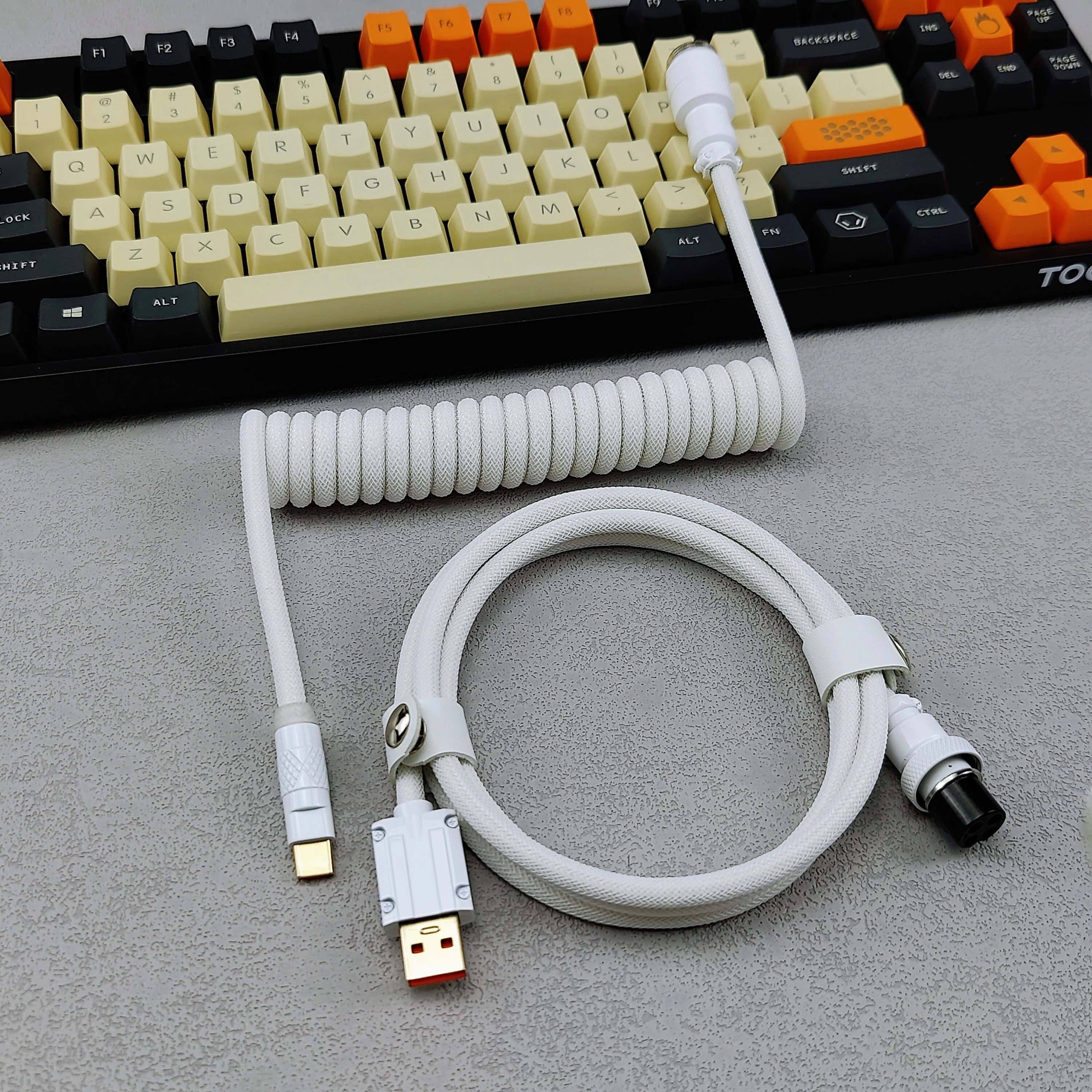 OZO Dual-Tone Coiled USB to USB-C Cable for Mechanical Keyboards - Image 3
