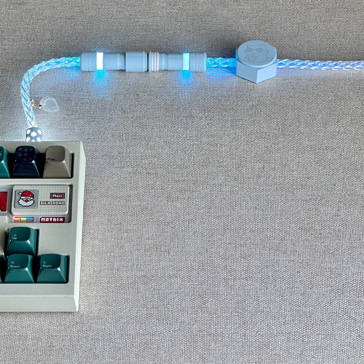 UNKNOWN ERROR - D29 Gradient Blue Light - Holiday Series Keyboard Cable - Image 3