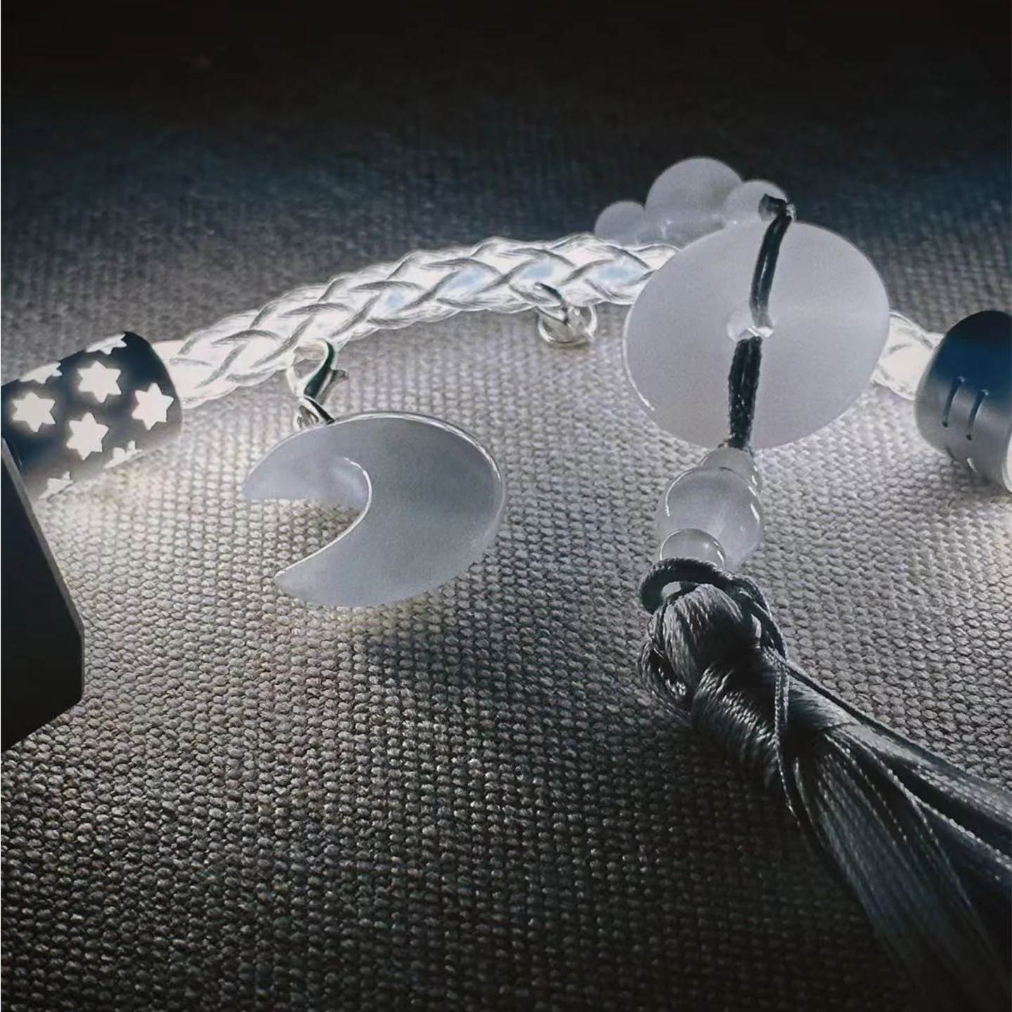 UNKNOWN ERROR - D31 Lunar White Light - Moon Series Keyboard Cable - Image 3