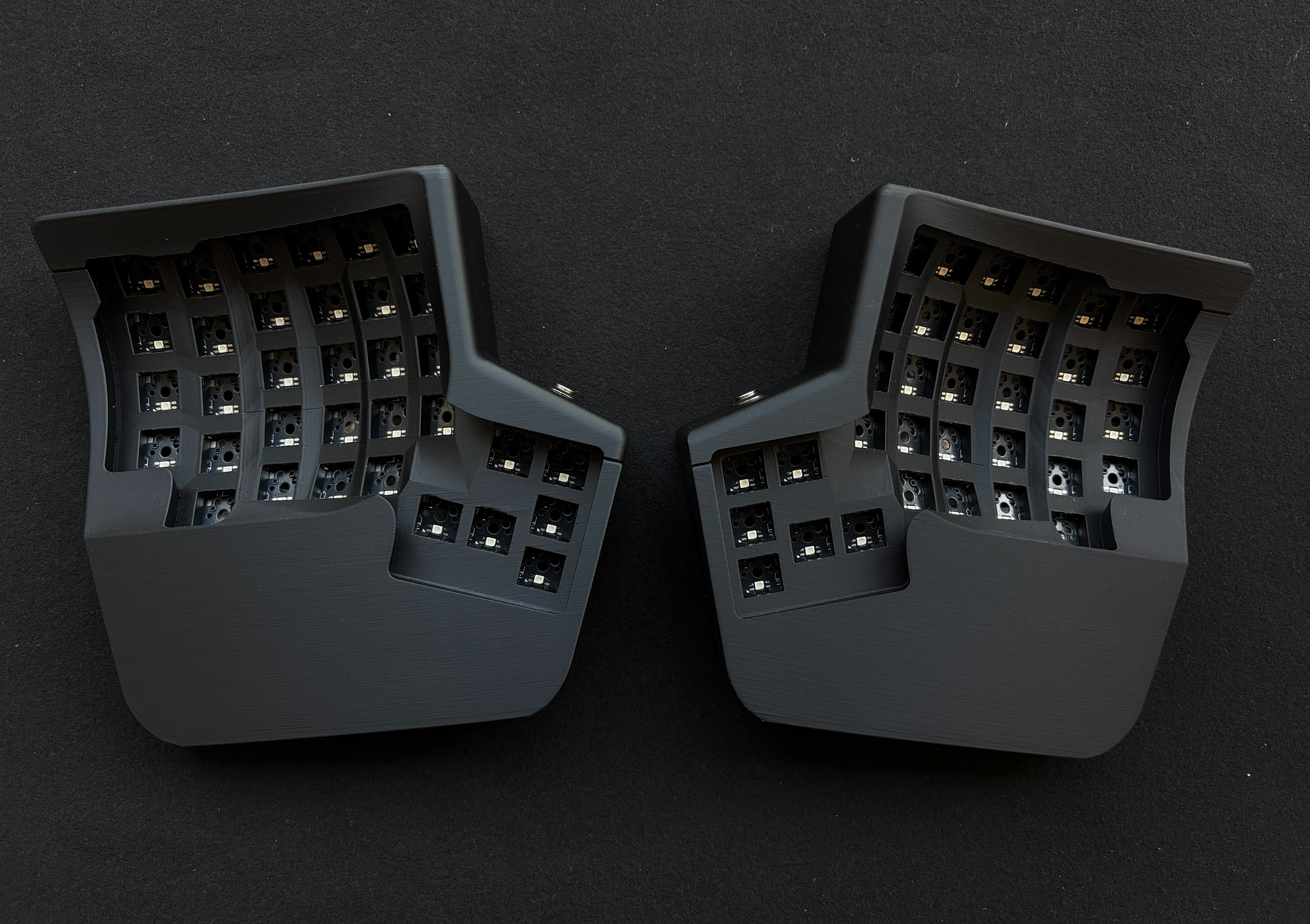 Weekin - WK Ergo 360 Split Wireless Ergonomic Mechanical Keyboard - Image 2