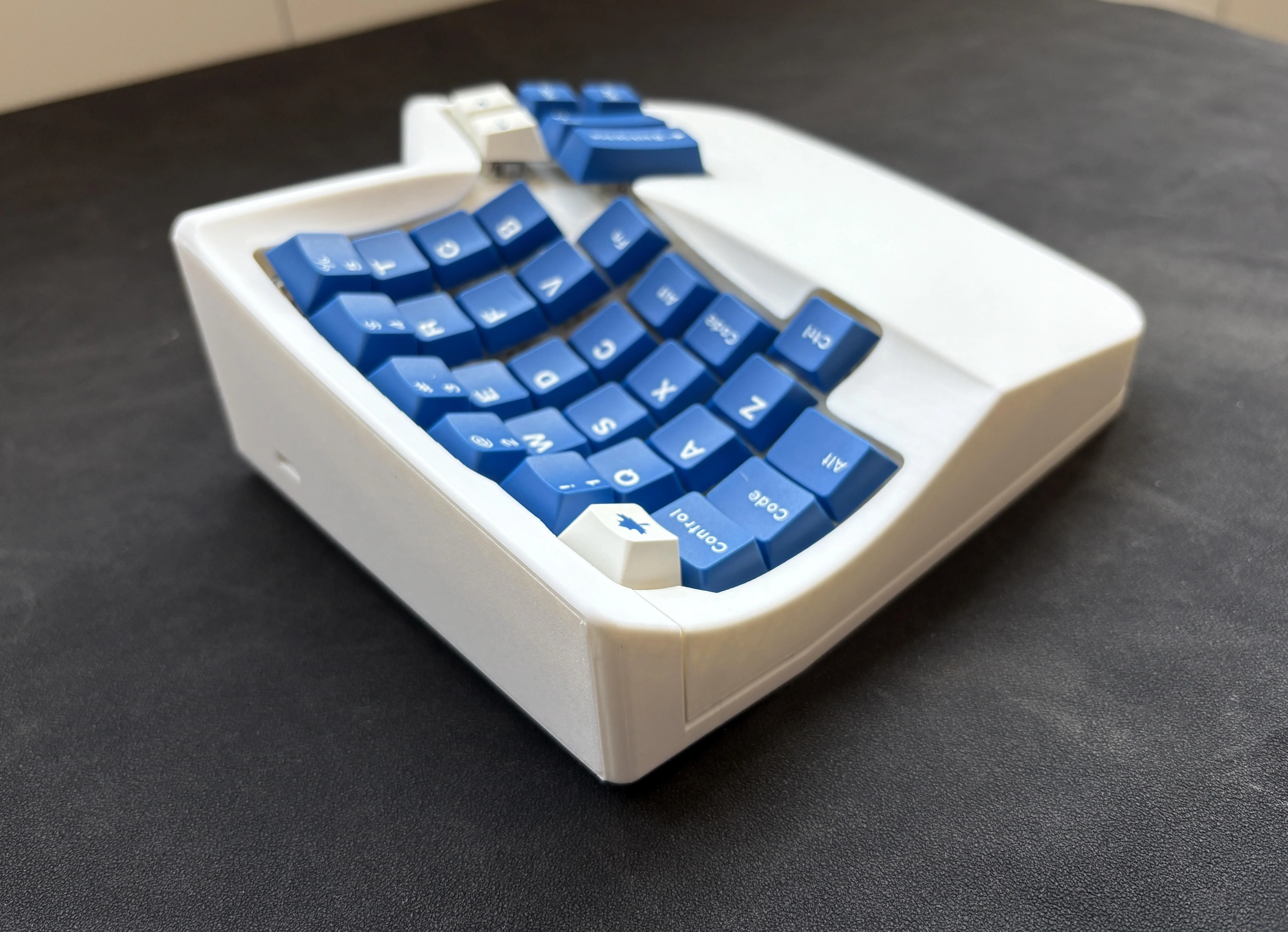 Weekin - WK Ergo 360 Split Wireless Ergonomic Mechanical Keyboard - Image 9