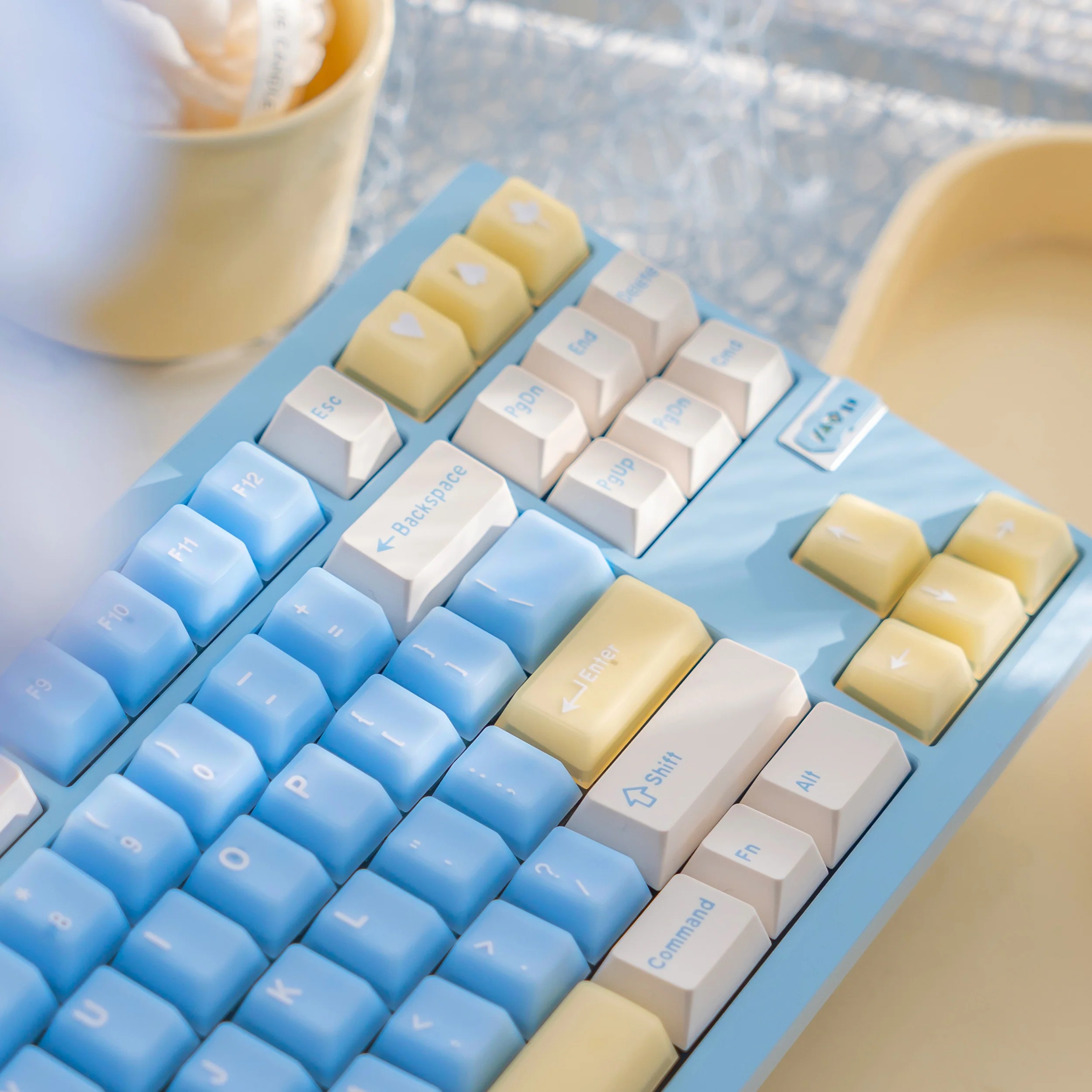 White Peach Oolong / Sea Salt Soda - 164-Key Translucent Keycap Set - Image 10
